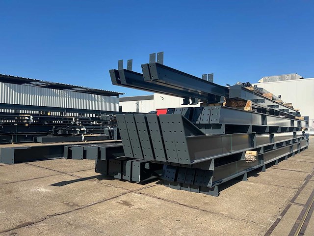 Staalconstructie 22 x 50 meter (1100m2) - afbeelding 18 van  32