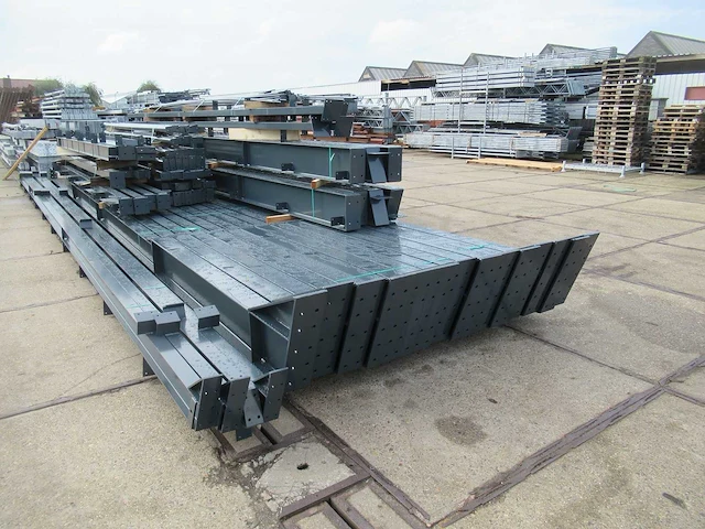 Staalconstructie 25 x 40 meter (1000m2) - afbeelding 25 van  28
