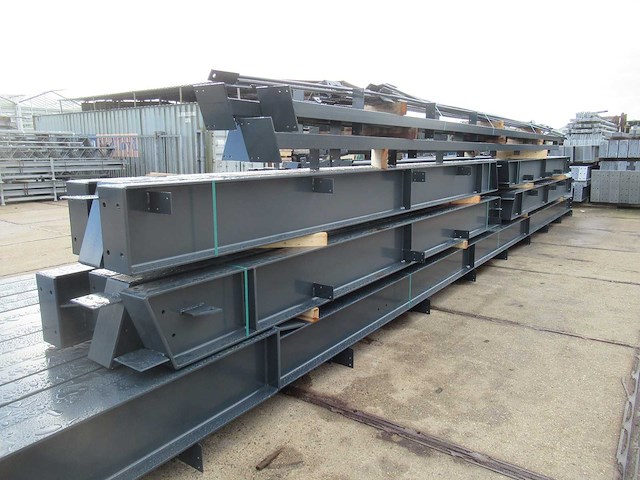 Staalconstructie 25 x 40 meter (1000m2) - afbeelding 1 van  28