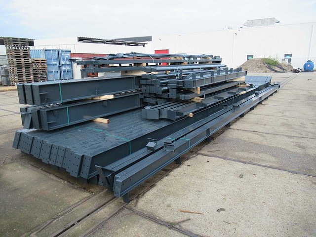 Staalconstructie 25 x 40 meter (1000m2) - afbeelding 1 van  28