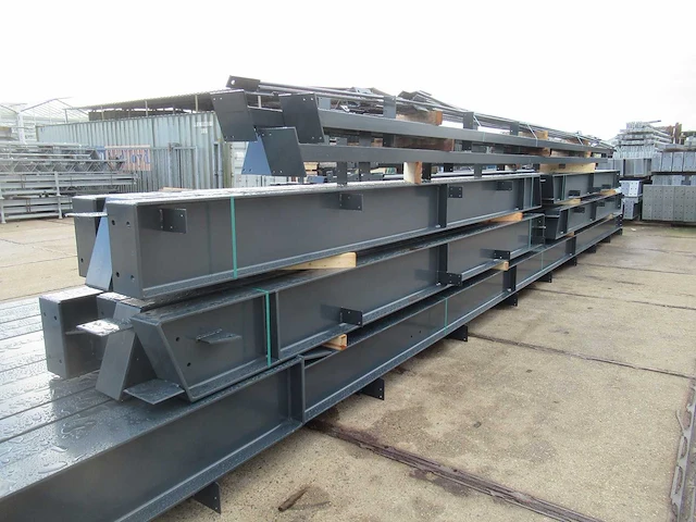 Staalconstructie 25 x 40 meter (1000m2) - afbeelding 6 van  28