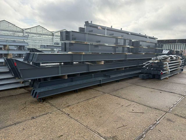 Staalconstructie 25 x 50 meter (1250m2) - afbeelding 1 van  18