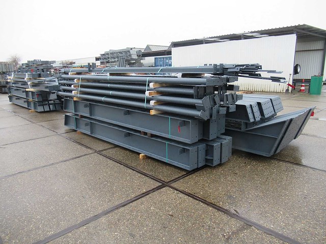 Staalconstructie 25 x 50 meter (1250m2) - afbeelding 15 van  18