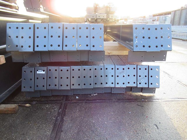 Staalconstructie 25 x 60 meter (1500m2) - afbeelding 9 van  34