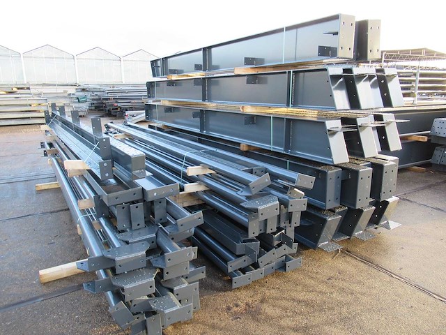 Staalconstructie 25 x 60 meter (1500m2) - afbeelding 15 van  34