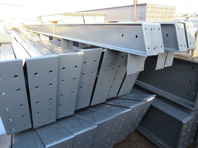 Staalconstructie 25 x 60 meter (1500m2) - afbeelding 10 van  34
