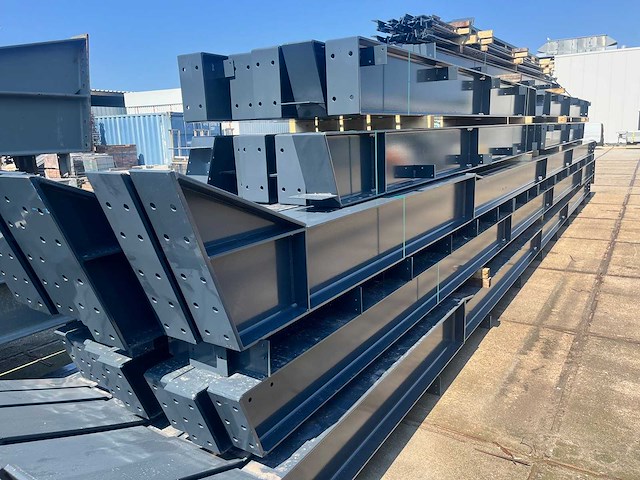 Staalconstructie 25 x 60 meter (1500m2) - afbeelding 3 van  26