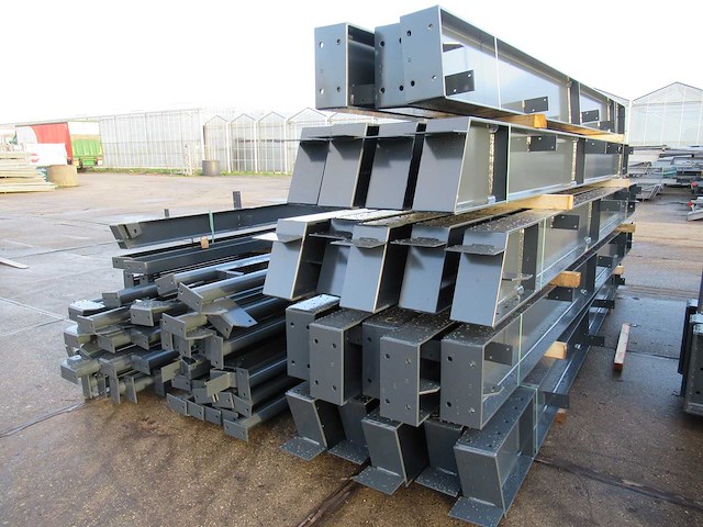 Staalconstructie 25 x 60 meter (1500m2) - afbeelding 11 van  26