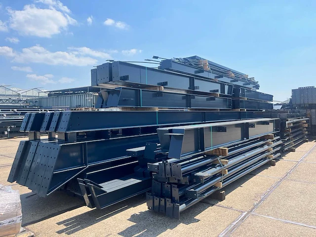 Staalconstructie 25 x 60 meter (1500m2) - afbeelding 1 van  34