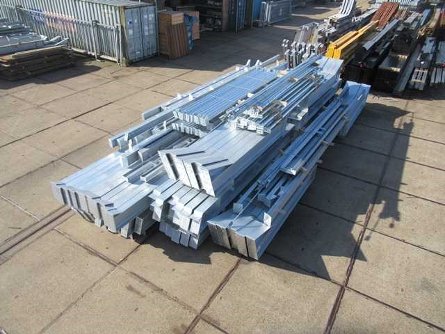 Staalconstructie 30 x 60 meter vrije overspanning (1800m2) - afbeelding 27 van  30