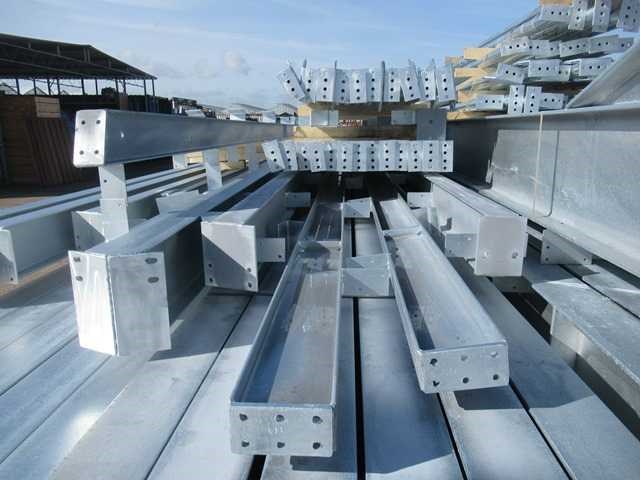 Staalconstructie 30 x 60 meter vrije overspanning (1800m2) - afbeelding 1 van  18