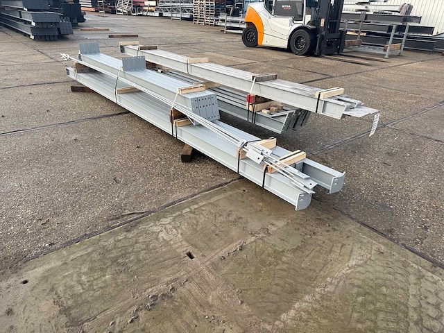 Staalconstructie 6 x 12 meter (72m2) - afbeelding 4 van  9
