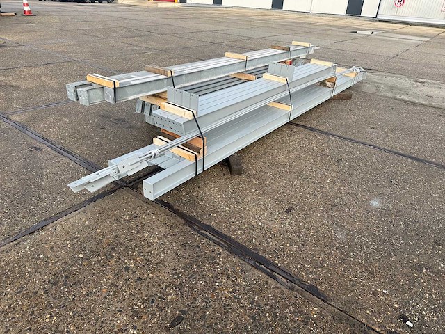 Staalconstructie 6 x 12 meter (72m2) - afbeelding 6 van  9
