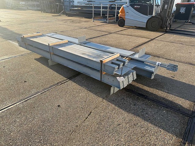 Staalconstructie 7 x 16 meter (112m2) - afbeelding 6 van  10
