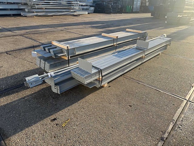 Staalconstructie 7 x 16 meter (112m2) - afbeelding 1 van  5