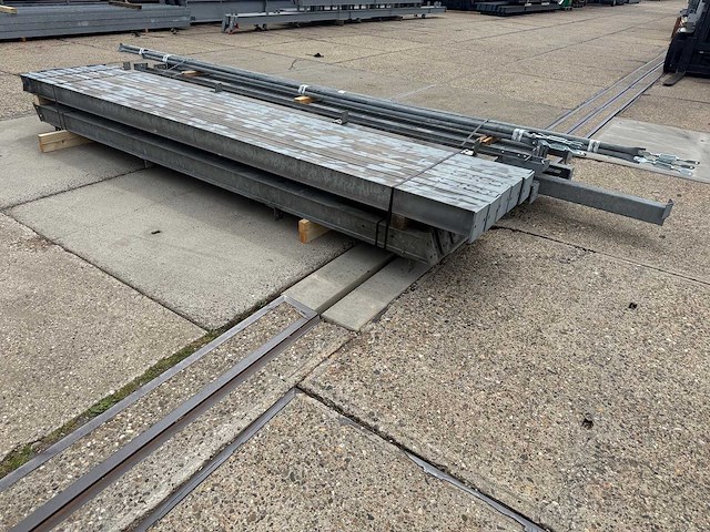 Staalconstructie 7.30 x 28.00 meter (204m2) - afbeelding 7 van  11