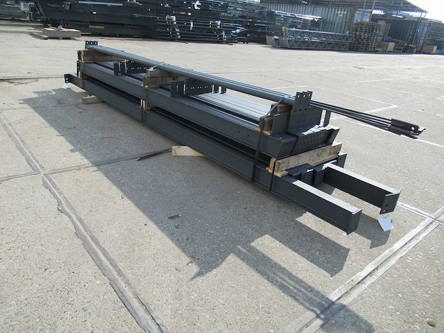 Staalconstructie 8 x 12 meter (96m2) - afbeelding 5 van  9