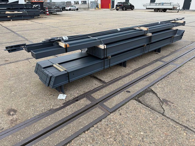 Staalconstructie 8 x 12 meter (96m2) - afbeelding 1 van  9