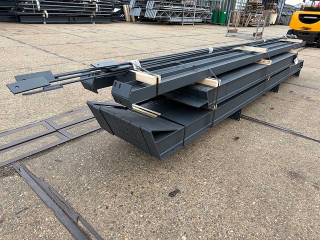Staalconstructie 8 x 12 meter (96m2) - afbeelding 6 van  9