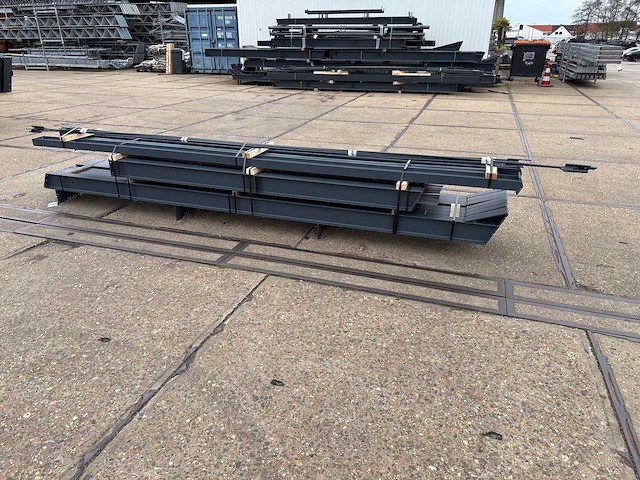 Staalconstructie 8 x 12 meter (96m2) - afbeelding 9 van  9