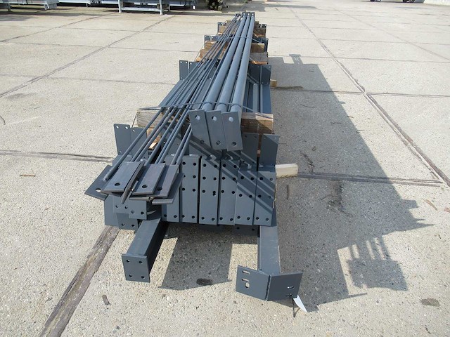 Staalconstructie 8 x 12 meter (96m2) - afbeelding 5 van  6