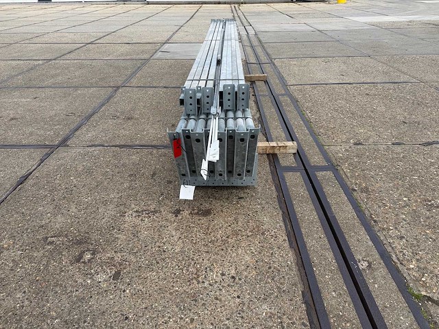 Staalconstructie 8 x 12 meter (96m2) - afbeelding 2 van  11