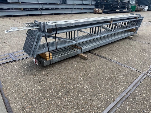 Staalconstructie 8 x 12 meter (96m2) - afbeelding 1 van  11
