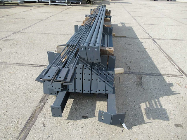 Staalconstructie 8 x 12 meter (96m2) - afbeelding 8 van  9
