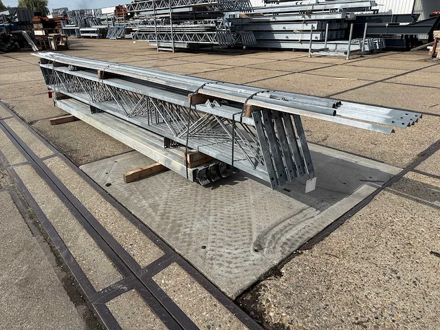 Staalconstructie 8.50 x 16.00 meter (136m2) - afbeelding 7 van  10