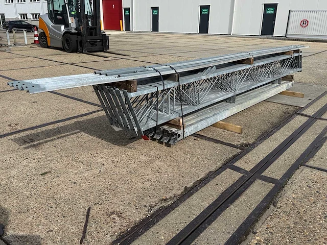 Staalconstructie 8.50 x 16.00 meter (136m2) - afbeelding 9 van  10