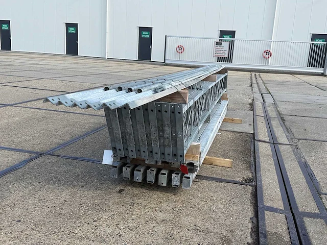 Staalconstructie 8.50 x 20.00 meter (170m2) - afbeelding 11 van  11