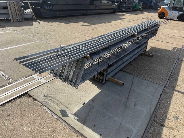Staalconstructie 8.50 x 28.00 meter (238m2) - afbeelding 6 van  11