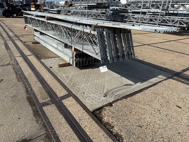 Staalconstructie 8.50 x 28.00 meter (238m2) - afbeelding 7 van  11