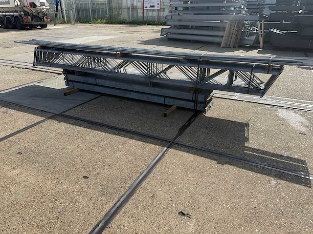 Staalconstructie 8.50 x 28.00 meter (238m2) - afbeelding 3 van  11