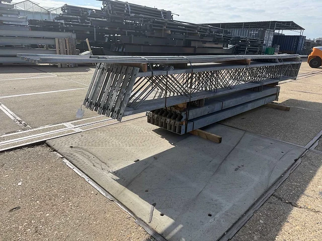 Staalconstructie 8.50 x 28.00 meter (238m2) - afbeelding 6 van  11