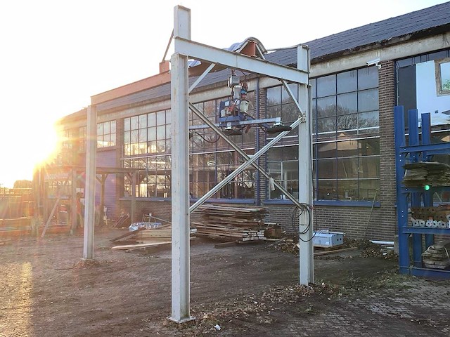 Staalconstructie hijsinrichting mennekes 610 x 315 x 400 cm - afbeelding 2 van  3