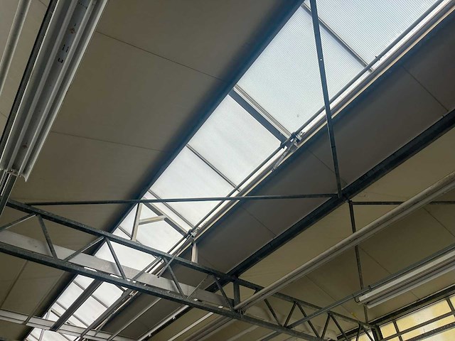 Staalconstructie met luchting (12,80x42,55 mtr) (545 m2) - afbeelding 3 van  7