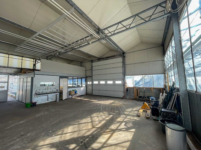 Staalconstructie met luchting (12,80x42,55 mtr) (545 m2) - afbeelding 1 van  3