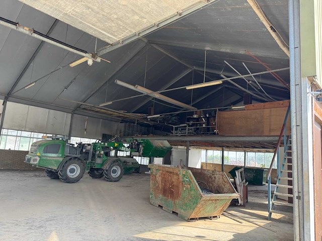 Staalconstructie met zolder & pv-installatie (14,70x20,00 mtr) (294m²) - afbeelding 1 van  37