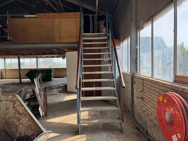 Staalconstructie met zolder & pv-installatie (14,70x20,00 mtr) (294m²) - afbeelding 33 van  37