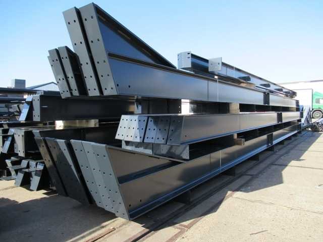 Staalconstructies en bedrijfshallen