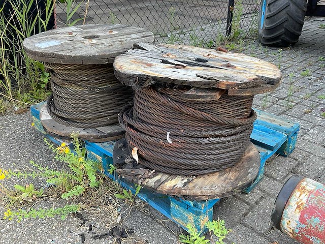 Staalkabel op haspel (2x) - afbeelding 2 van  4
