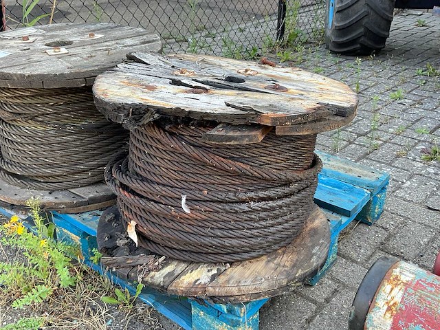 Staalkabel op haspel (2x) - afbeelding 3 van  4
