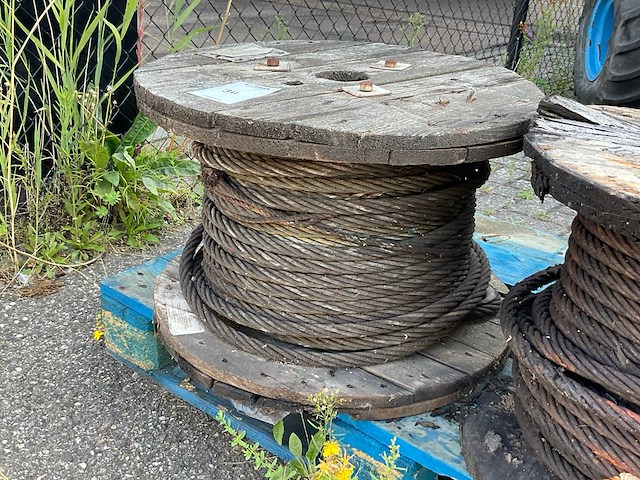 Staalkabel op haspel (2x) - afbeelding 4 van  4