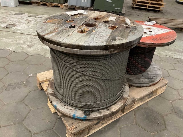 Staalkabel - afbeelding 1 van  4