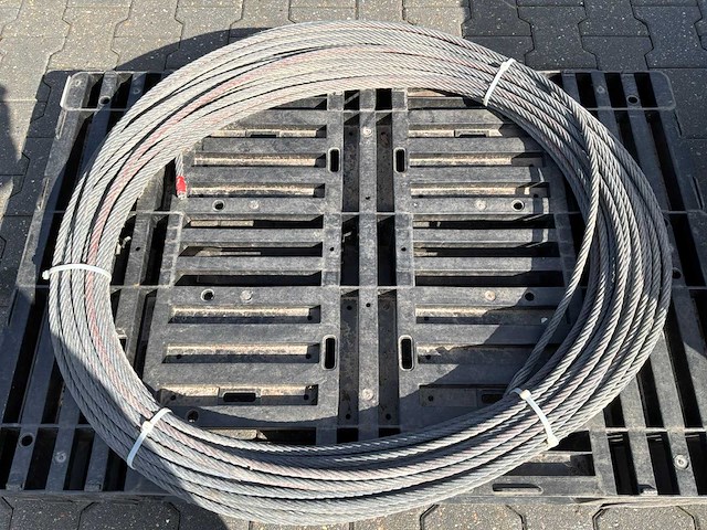 Staalkabel - afbeelding 1 van  1