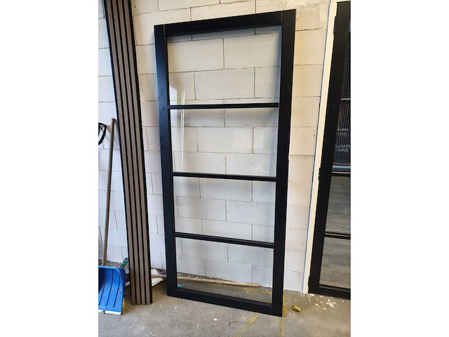 Staallook binnendeur met 4 ramen. - afbeelding 1 van  4