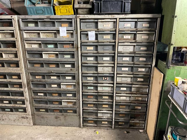 Staalmeubel kast (2x) - afbeelding 1 van  10