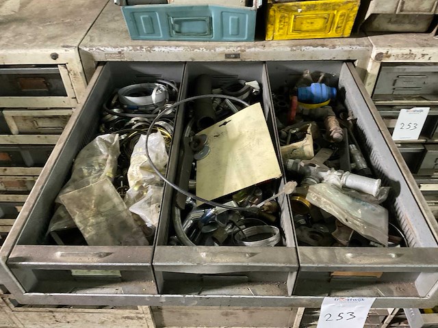 Staalmeubel kast (2x) - afbeelding 7 van  10