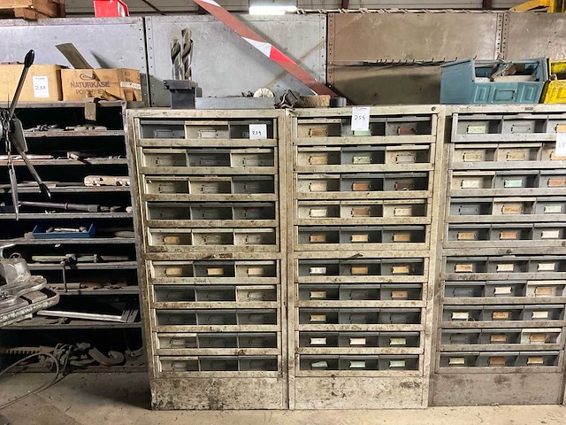 Staalmeubel kast (2x) - afbeelding 1 van  11